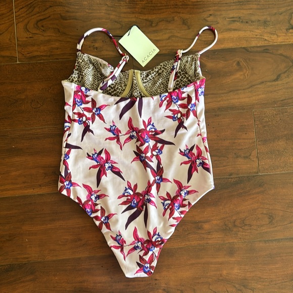 SOLD 🌸 ACACIA swimwear Suki Full Piece MOKOLI'I size small NWT 💕 - Picture 4 of 4